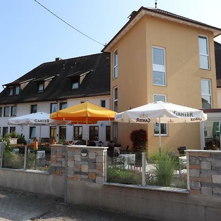 Gasthof Zum Kreuz นอยเอนบวร์ก อัม ไรน์ ภายนอก รูปภาพ