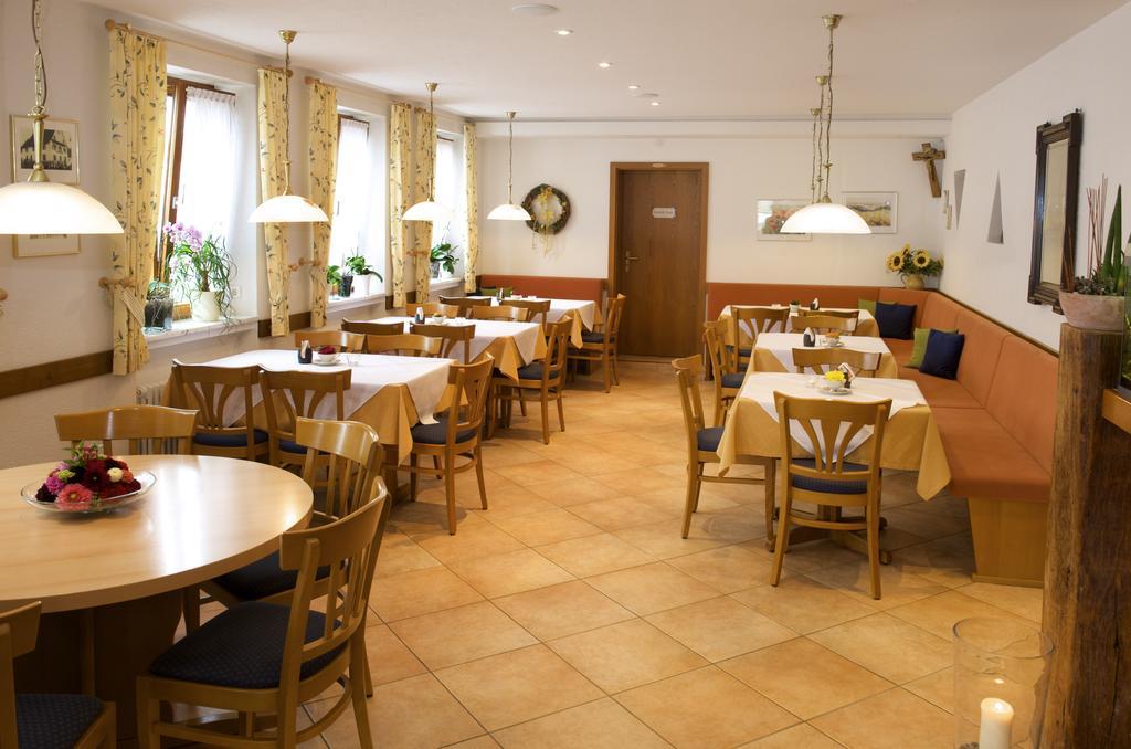 Gasthof Zum Kreuz นอยเอนบวร์ก อัม ไรน์ ภายนอก รูปภาพ