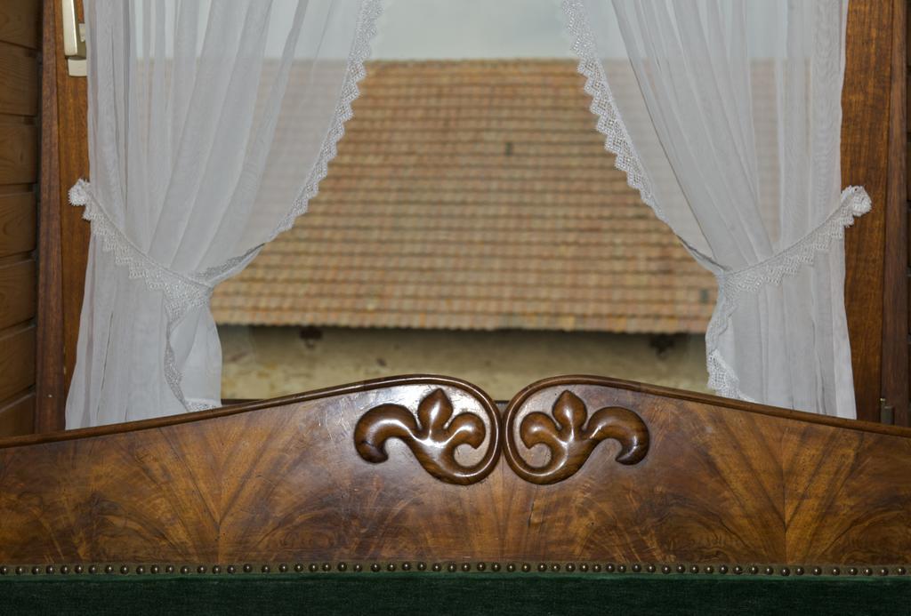 Gasthof Zum Kreuz นอยเอนบวร์ก อัม ไรน์ ห้อง รูปภาพ