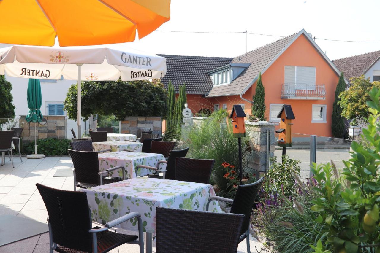 Gasthof Zum Kreuz นอยเอนบวร์ก อัม ไรน์ ภายนอก รูปภาพ