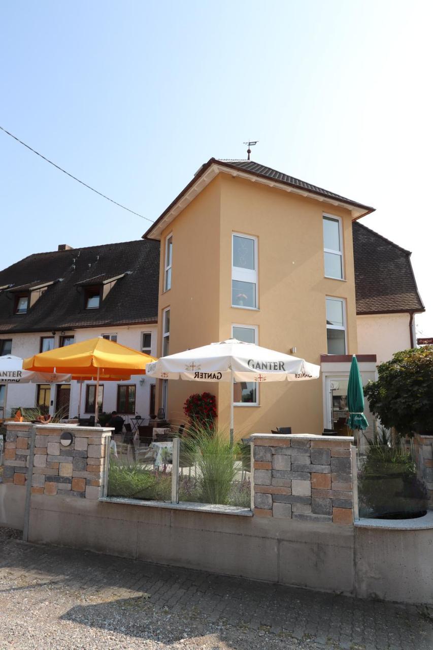 Gasthof Zum Kreuz นอยเอนบวร์ก อัม ไรน์ ภายนอก รูปภาพ